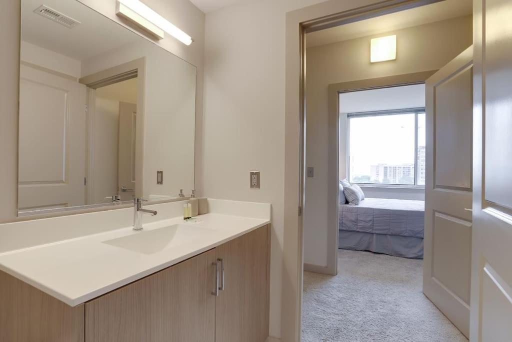 Wonderful 2Br Apartment At Crystal City Άρλινγκτον Εξωτερικό φωτογραφία